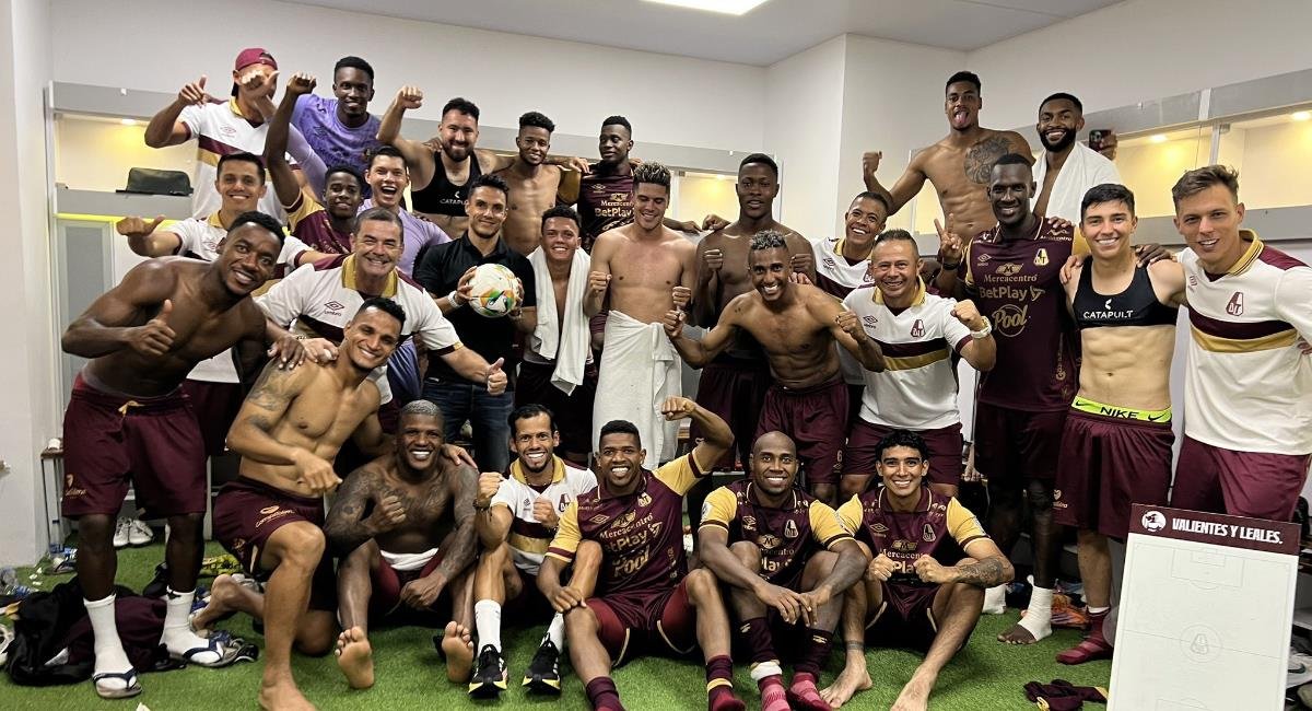 la-curiosa-celebracion-de-plantilla-del-tolima-tras-asegurar-final-de-liga-betpay-1313968